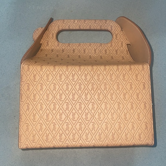 TAKE-AWAY BOX IN VEGETABLE-TANNED LEATHER
DUSTY VINTAGE BROWN GOLD - Picture 3 of 5